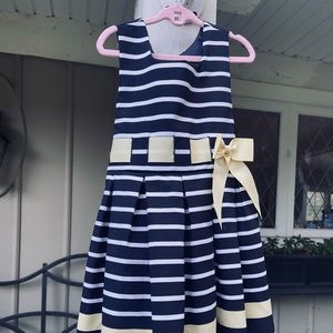 Classic navy blue dress! Size 6